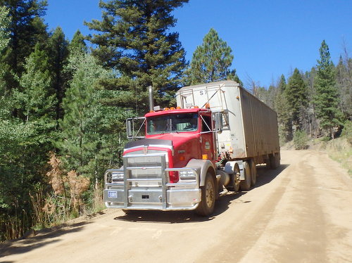 GDMBR: A Kenworth pulling freight.